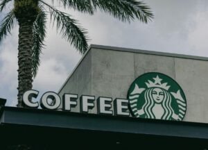 Polisi Korea Selatan Geledah Starbucks Terkait Kontroversi Promosi Demokrasi - SamudraBerita.com