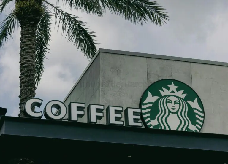 Polisi Korea Selatan Geledah Starbucks Terkait Kontroversi Promosi Demokrasi